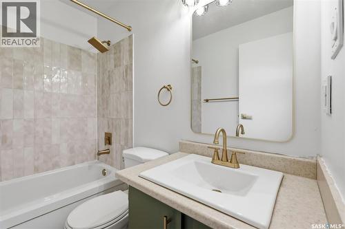 1233 425 115Th Street E, Saskatoon, SK - Indoor Photo Showing Bathroom