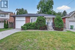 18 ELDERFIELD CRESCENT Toronto, ON M9C 3K7