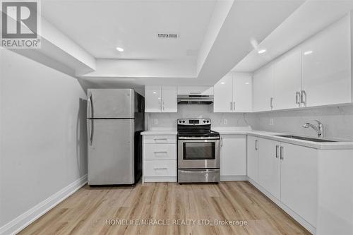 18 Elderfield Crescent, Toronto, ON - Indoor Photo Showing Kitchen