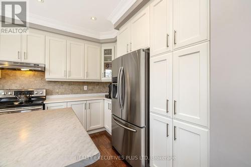 86 Stillwater Crescent, Hamilton, ON - Indoor Photo Showing Kitchen With Stainless Steel Kitchen