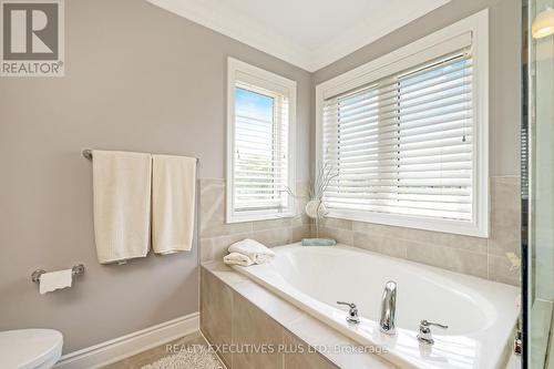 86 Stillwater Crescent, Hamilton, ON - Indoor Photo Showing Bathroom