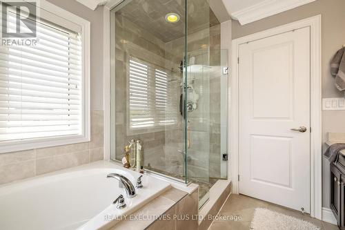 86 Stillwater Crescent, Hamilton, ON - Indoor Photo Showing Bathroom