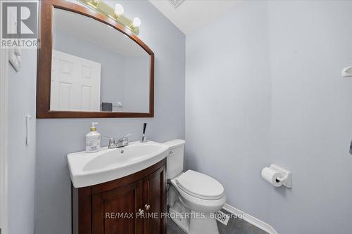 201 Gladeview Private, Ottawa, ON - Indoor Photo Showing Bathroom