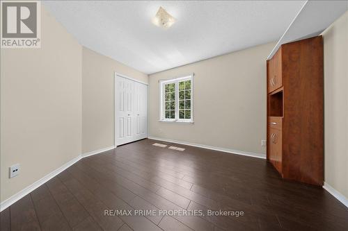 201 Gladeview Private, Ottawa, ON - Indoor Photo Showing Other Room