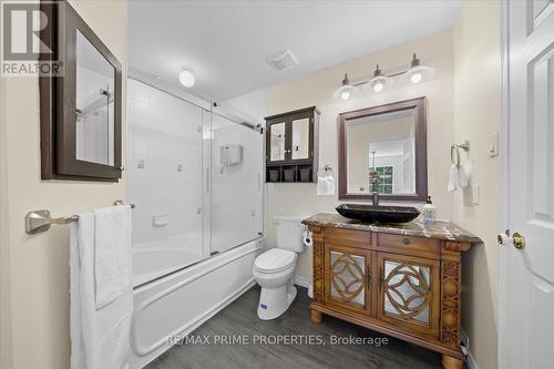 201 Gladeview Private, Ottawa, ON - Indoor Photo Showing Bathroom