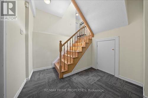 201 Gladeview Private, Ottawa, ON - Indoor Photo Showing Other Room