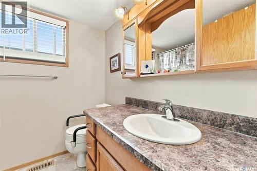 386 Cedar Meadow Drive, Regina, SK - Indoor Photo Showing Bathroom