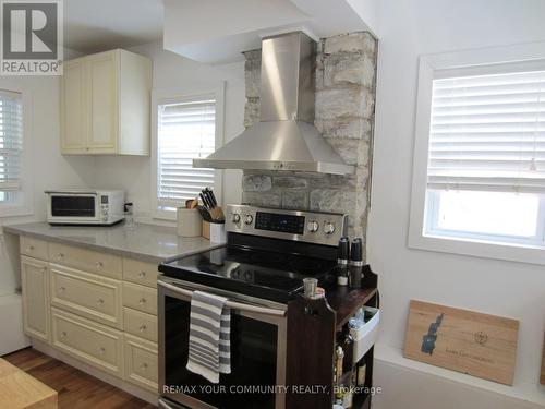 Lots of Counter Space - 6576 Quarry Point Road, Ramara, ON - Indoor Photo Showing Kitchen