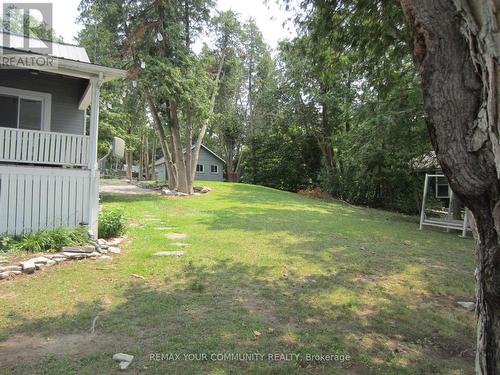 Gentle slope to Lake - side view - 6576 Quarry Point Road, Ramara, ON - Outdoor