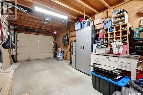 1142 Gryphons Walk, Regina, SK - Indoor Photo Showing Garage