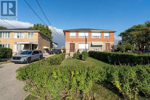 3 DUCKWORTH STREET , Toronto, Ontario M6M 4W3 3