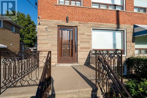 3 DUCKWORTH STREET , Toronto, Ontario M6M 4W3 5