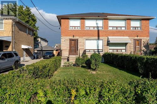 3 DUCKWORTH STREET , Toronto, Ontario M6M 4W3 2