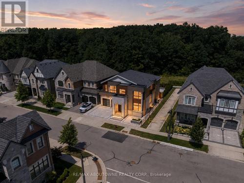 197 POLLY DRIVE  Oakville, ON L6M 5K2