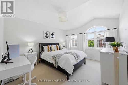 5444 Sundial Road, Burlington, ON - Indoor Photo Showing Bedroom