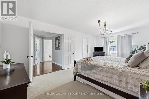 5444 Sundial Road, Burlington, ON - Indoor Photo Showing Bedroom