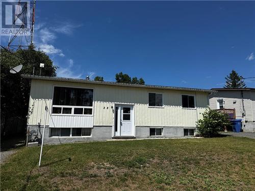 28 SPRUCE Street  Temagami, ON P0H 2A0