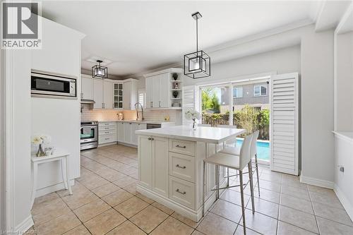 5444 Sundial Road, Burlington, ON - Indoor Photo Showing Kitchen