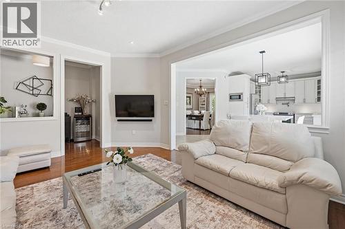 5444 Sundial Road, Burlington, ON - Indoor Photo Showing Living Room