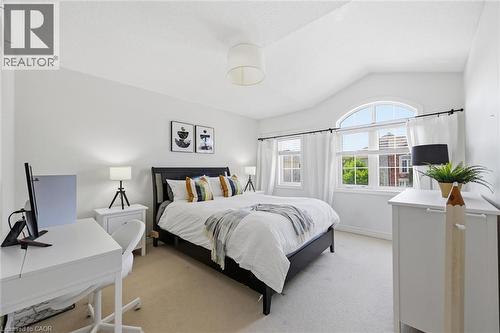 5444 Sundial Road, Burlington, ON - Indoor Photo Showing Bedroom