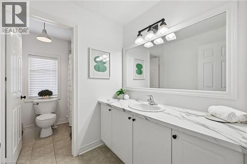 5444 Sundial Road, Burlington, ON - Indoor Photo Showing Bathroom