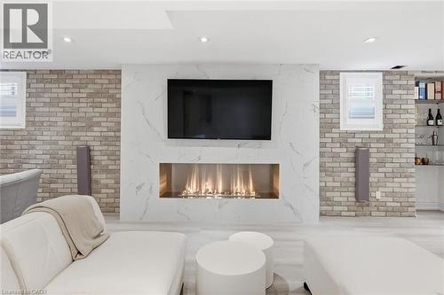 5444 Sundial Road, Burlington, ON - Indoor Photo Showing Living Room With Fireplace