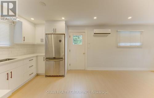 69 Hungerford Road, Cambridge, ON - Indoor Photo Showing Kitchen
