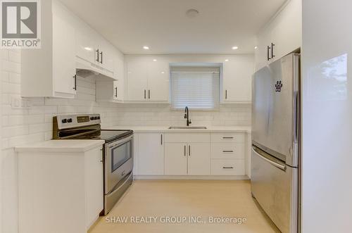 69 Hungerford Road, Cambridge, ON - Indoor Photo Showing Kitchen With Upgraded Kitchen