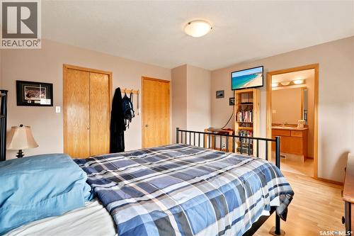 225 Mikkelson Drive, Regina, SK - Indoor Photo Showing Bedroom