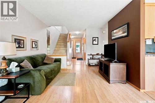 225 Mikkelson Drive, Regina, SK - Indoor Photo Showing Living Room