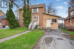 11 CARRUTHERS AVENUE Kingston (Central City East), ON K7L 1L9