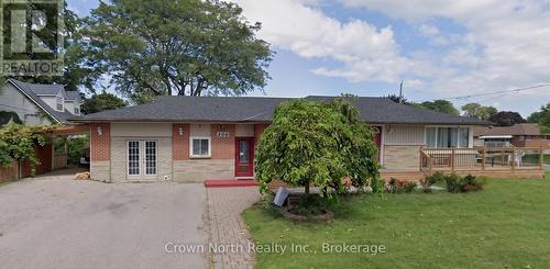 606 HOSKIN AVENUE  Oshawa, ON L1H 2A3