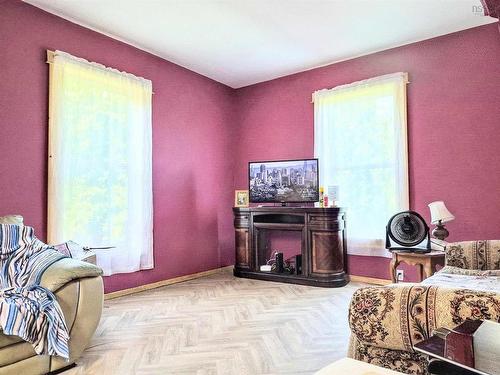 4486 242 Highway, Maccan, NS - Indoor Photo Showing Bedroom
