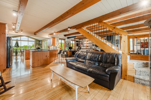 Overall view - 385 Mtée Du Pré-Vert, Beloeil, QC - Indoor Photo Showing Living Room