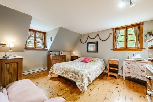 Bedroom - 385 Mtée Du Pré-Vert, Beloeil, QC - Indoor Photo Showing Bedroom