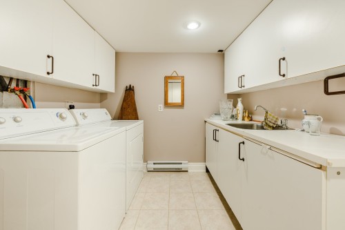 Laundry - 385 Mtée Du Pré-Vert, Beloeil, QC - Indoor Photo Showing Laundry Room