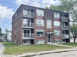 590 Rue Charette  Mont-Laurier, QC J9L 2G2