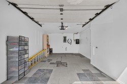 Garage - 