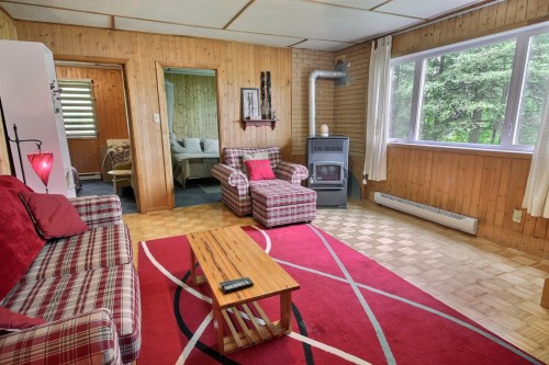 Salle familiale - 1100 Ch. Des Collines, Rouyn-Noranda, QC - Indoor