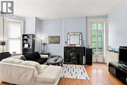 132 Emerald Street S, Hamilton, ON - Indoor Photo Showing Living Room