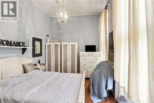132 Emerald Street S, Hamilton, ON - Indoor Photo Showing Bedroom
