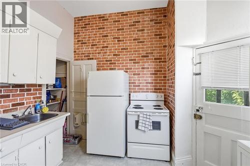 132 Emerald Street S, Hamilton, ON - Indoor Photo Showing Kitchen