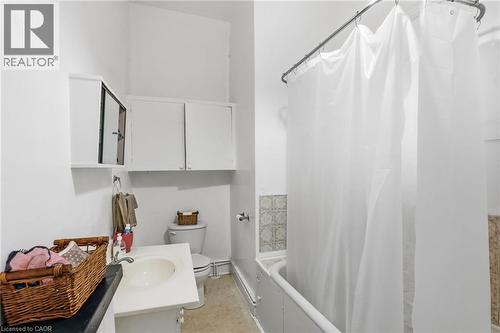 132 Emerald Street S, Hamilton, ON - Indoor Photo Showing Bathroom
