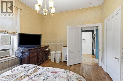 132 Emerald Street S, Hamilton, ON - Indoor Photo Showing Bedroom