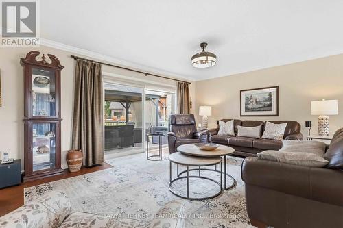 84 Turtle Path, Ramara, ON - Indoor Photo Showing Living Room