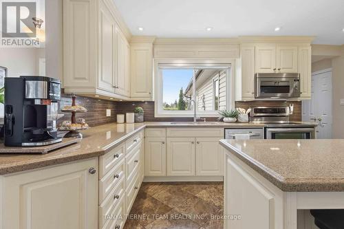 84 Turtle Path, Ramara, ON - Indoor Photo Showing Kitchen