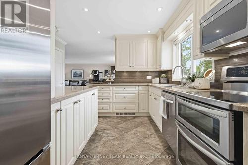 84 Turtle Path, Ramara, ON - Indoor Photo Showing Kitchen With Stainless Steel Kitchen With Upgraded Kitchen