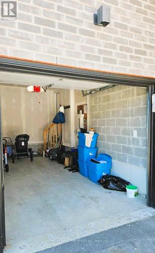 9 Haven Lane, Barrie, ON - Indoor Photo Showing Garage