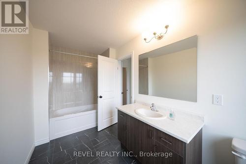 115 Mattingley Street, Brant, ON - Indoor Photo Showing Bathroom
