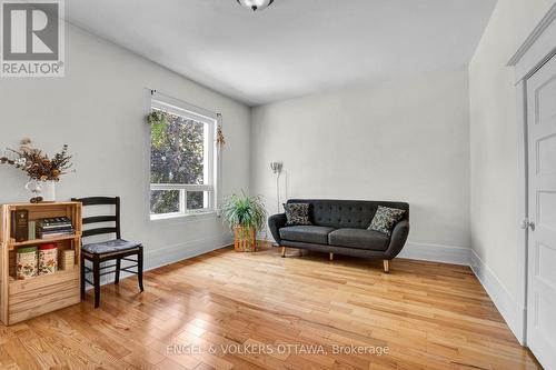 2 - 172 IVY CRESCENT , Ottawa, Ontario K1M 1X6 3